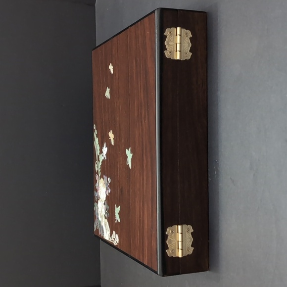 VGT,Wooden Lacquered Box With Mother of Pearl Inlay. - Picture 4 of 10